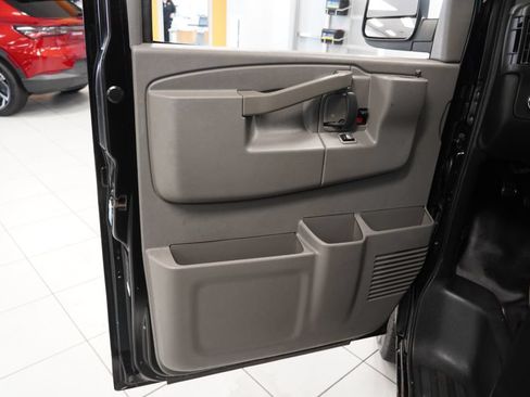 Used 2019 Chevrolet Express 2500 w/ Driver Convenience Package RWD image 6