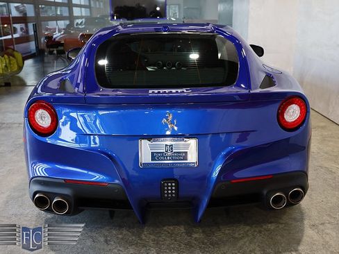 Used 2017 Ferrari F12 Berlinetta RWD image 8