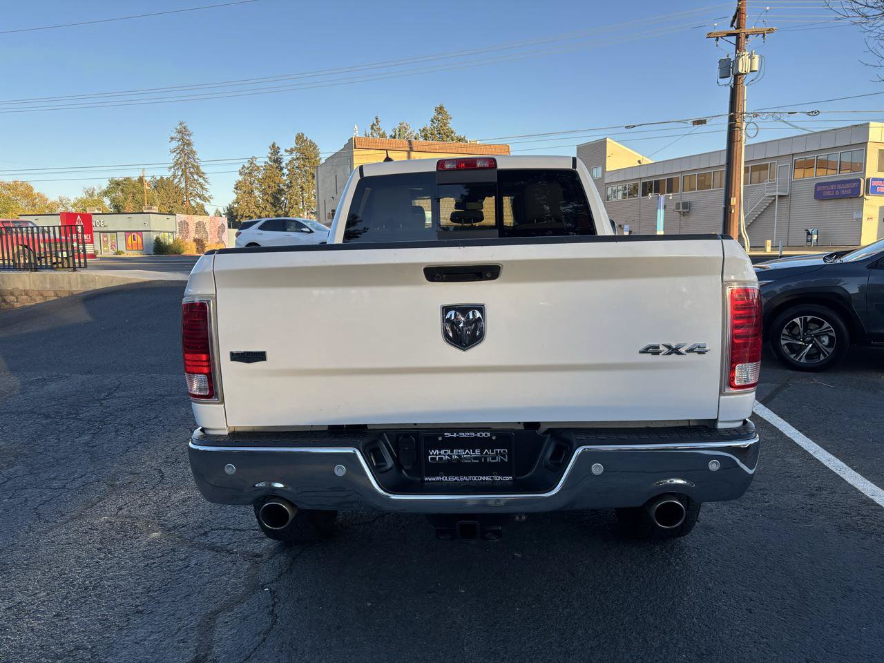 Used 2018 RAM 1500 Laramie w/ Convenience Group AWD/4WD image 4