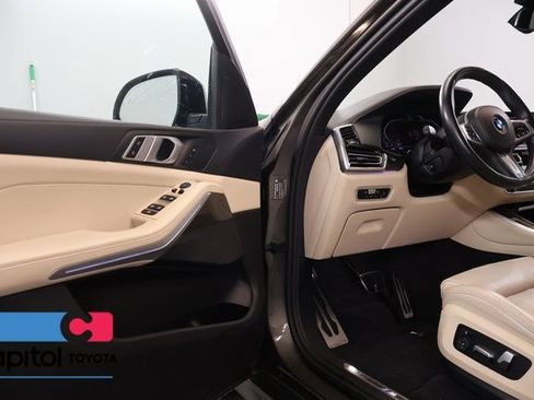 Used 2022 BMW X5 xDrive40i w/ M Sport Package AWD/4WD image 8