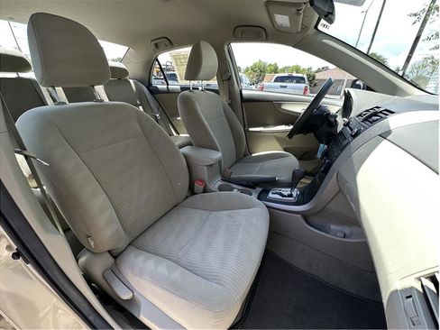 Used 2010 Toyota Corolla LE FWD image 4