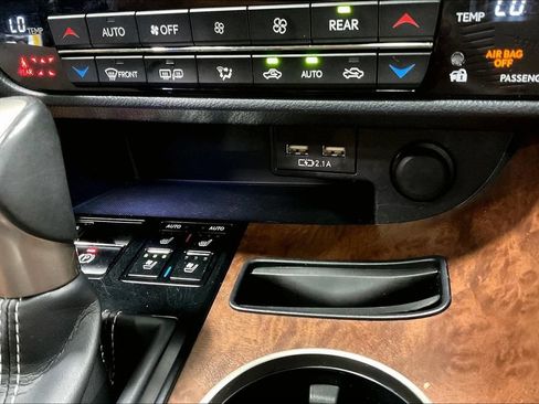 Used 2022 Lexus RX 350L FWD w/ Premium Package image 17