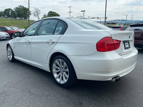 Used 2011 BMW 328i xDrive Sedan w/ Premium Pkg 2 AWD/4WD image 5