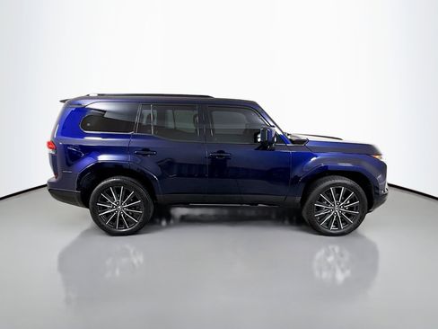 Certified 2025 Lexus GX 550 w/ Accessory Package (2T) AWD/4WD image 8