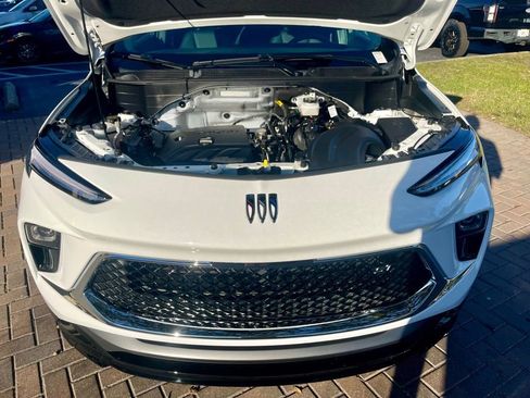 Used 2025 Buick Encore GX Sport Touring image 17