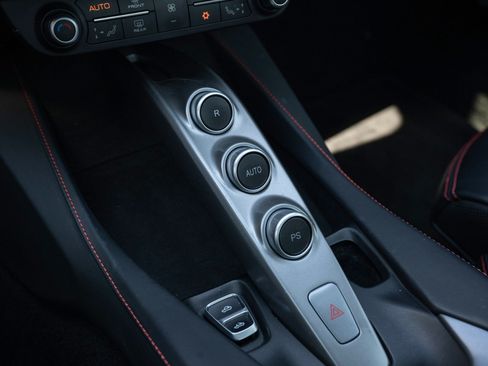 Used 2019 Ferrari Portofino RWD image 49