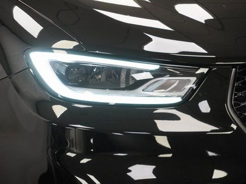 Certified 2024 Chrysler Pacifica Limited image 6