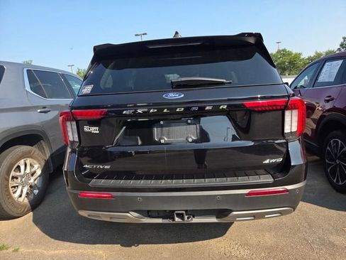 Used 2025 Ford Explorer Active w/ Active Comfort Package AWD/4WD image 3