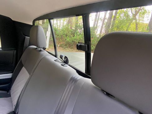 Used 2014 Toyota Tundra SR5 w/ SR5 Upgrade Package image 40