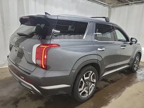 Used 2023 Hyundai Palisade SEL image 2