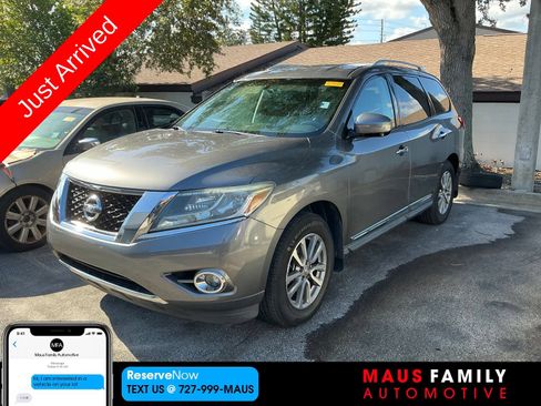 Used 2016 Nissan Pathfinder SL w/ SL Tech Package FWD image 1