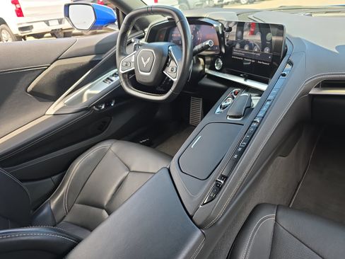 Used 2021 Chevrolet Corvette Stingray Coupe w/ Z51 Performance Package RWD image 16