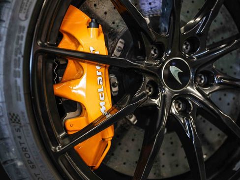 Used 2019 McLaren 600LT RWD image 24