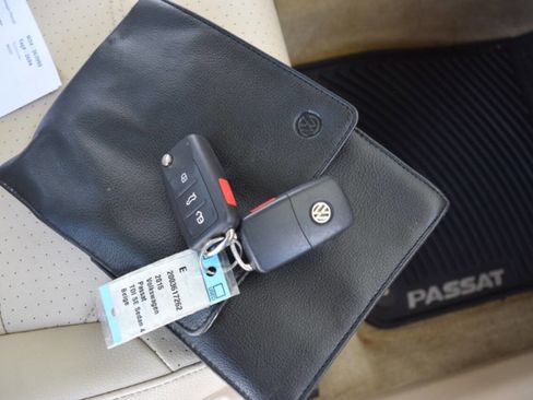 Used 2015 Volkswagen Passat TDI SE image 28