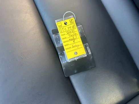 Used 2021 Tesla Model Y Performance image 36