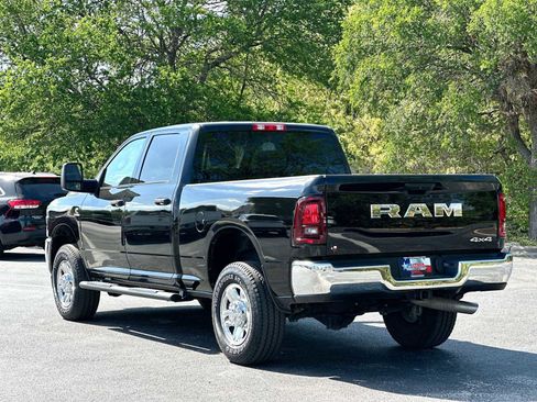 Used 2026 RAM 2500 Tradesman w/ Chrome Appearance Group AWD/4WD image 13