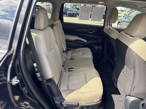 Certified 2023 Subaru Ascent Premium w/ Convenience Package AWD/4WD image 9