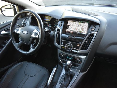 Used 2013 Ford Focus Titanium w/ Titanium Handling Pkg image 27