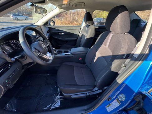 Used 2025 Nissan Sentra SV image 31