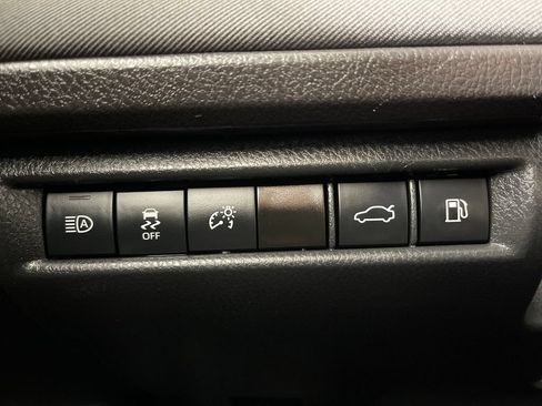 Used 2025 Toyota Camry LE FWD image 28