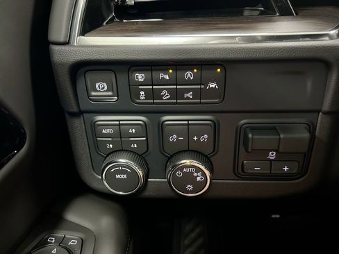 New 2026 Chevrolet Suburban LS AWD/4WD image 19