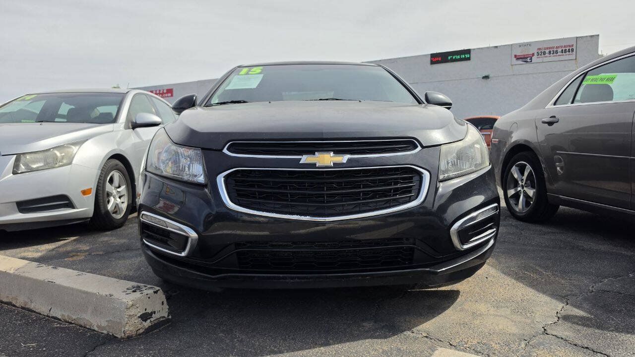 Used 2015 Chevrolet Cruze LT FWD image 2