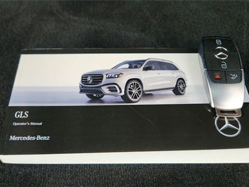 Used 2025 Mercedes-Benz GLS 450 GLS 450 image 67