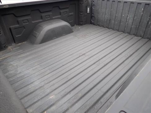 Used 2021 Chevrolet Silverado 1500 LT AWD/4WD image 8