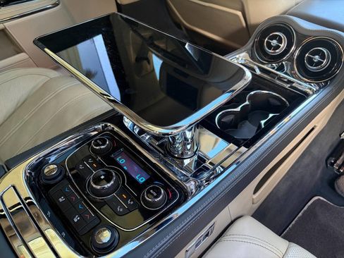 Used 2013 Jaguar XJ L Ultimate image 97