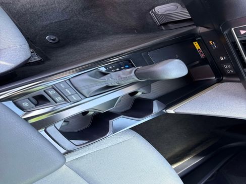 Used 2025 Toyota Camry LE image 24