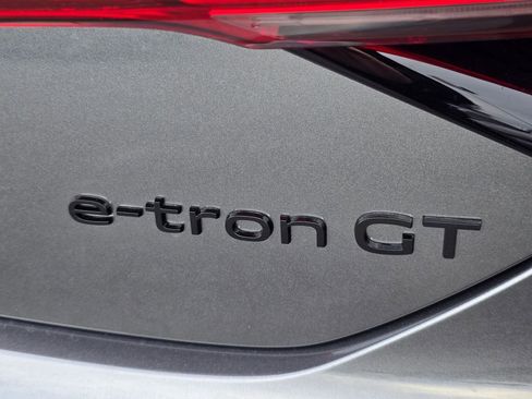 New 2026 Audi S e-tron GT Prestige image 19