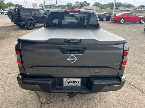 Used 2022 Nissan Frontier SV image 8