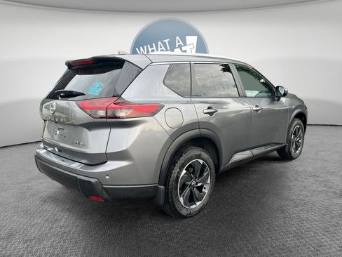 Used 2024 Nissan Rogue SV w/ SV Premium Package AWD/4WD image 3