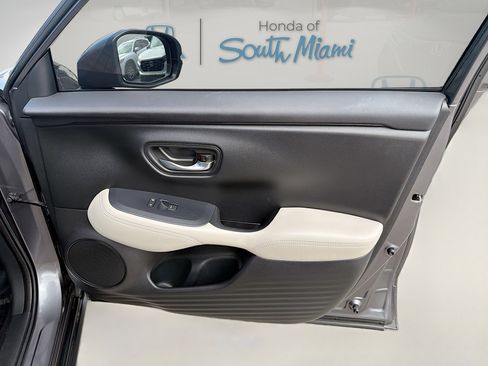 Certified 2023 Honda HR-V LX image 31