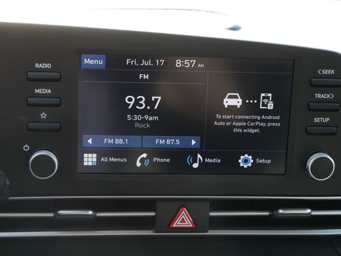 Certified 2025 Hyundai Elantra SE FWD image 22