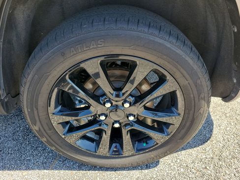 Used 2021 Jeep Grand Cherokee Laredo X RWD image 34