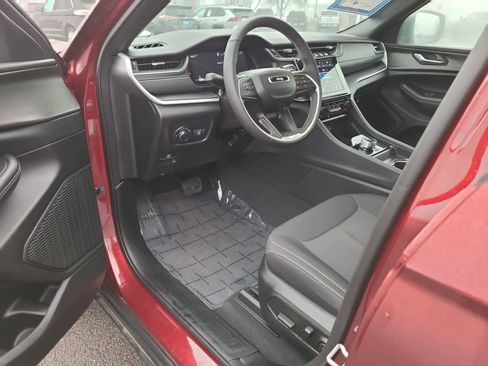 Used 2024 Jeep Grand Cherokee L Laredo w/ Luxury Tech Group I image 10