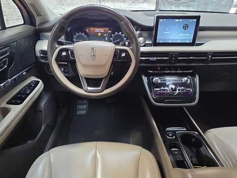 Used 2021 Lincoln Corsair Standard image 18