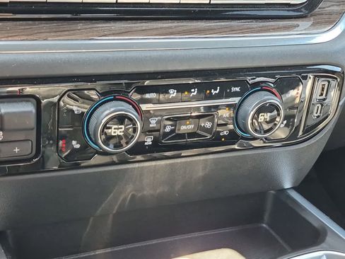 Used 2024 Chevrolet Silverado 1500 LT Trail Boss w/ Convenience Package II image 15