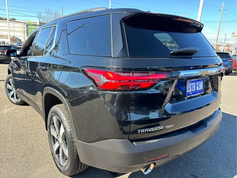 Certified 2023 Chevrolet Traverse LT w/ LT Premium Package AWD/4WD image 44