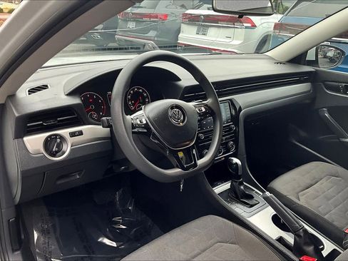 Used 2020 Volkswagen Passat 2.0T S image 17