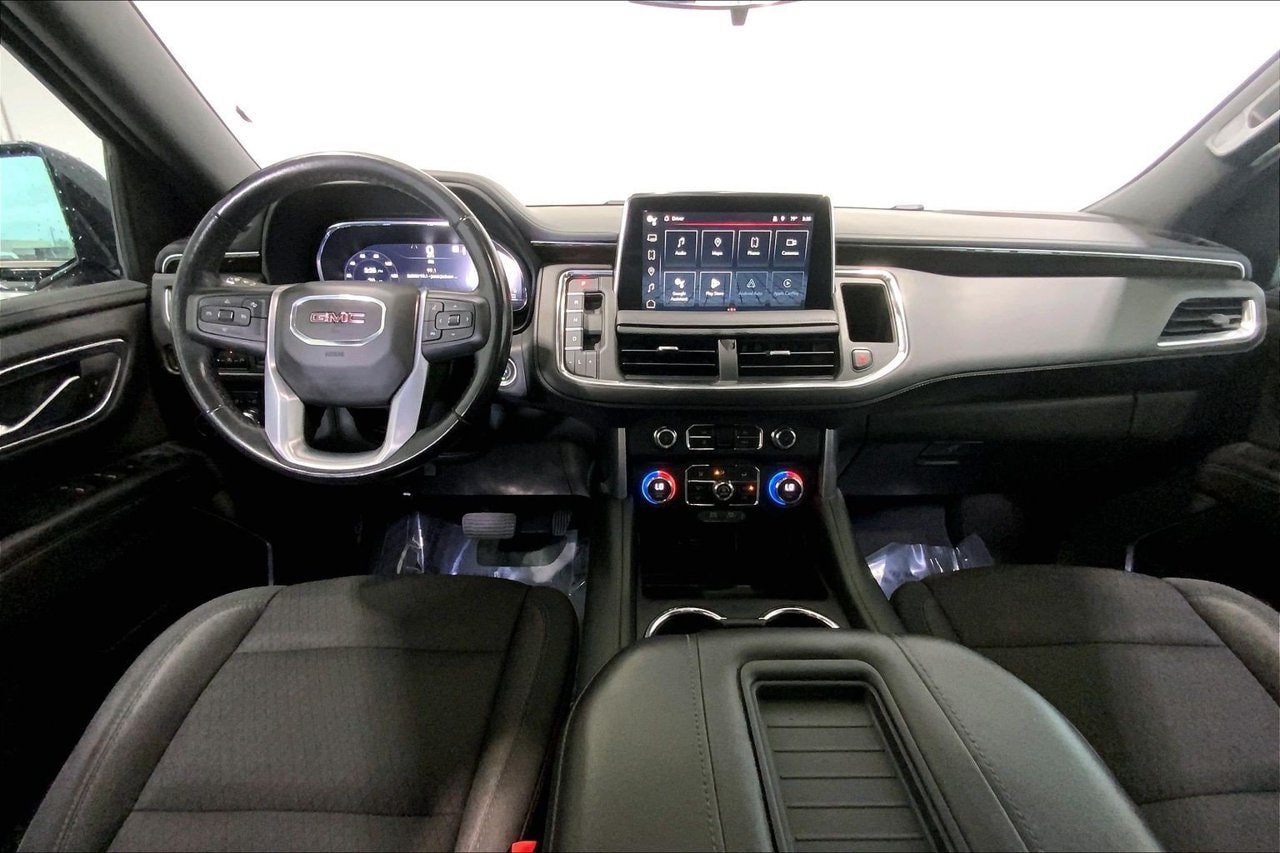 Used 2022 GMC Yukon XL SLE w/ Gmc Pro Safety Plus Package RWD image 15