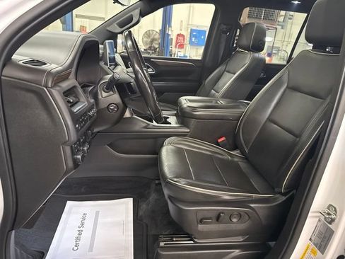 Used 2021 Chevrolet Tahoe Premier w/ Premium Package AWD/4WD image 11