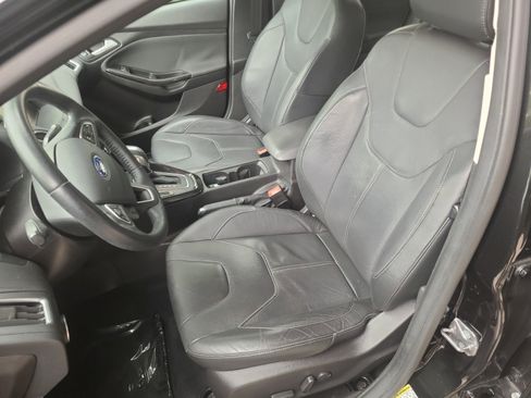 Used 2015 Ford Focus Titanium FWD image 11