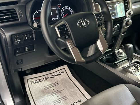 Used 2021 Toyota 4Runner SR5 Premium w/ Moonroof Package AWD/4WD image 11