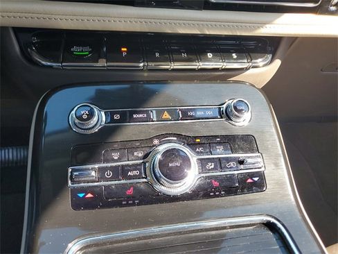 Used 2023 Lincoln Nautilus FWD image 21