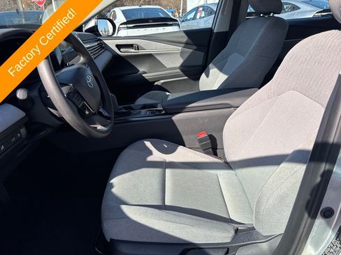 Used 2025 Toyota Camry LE image 12