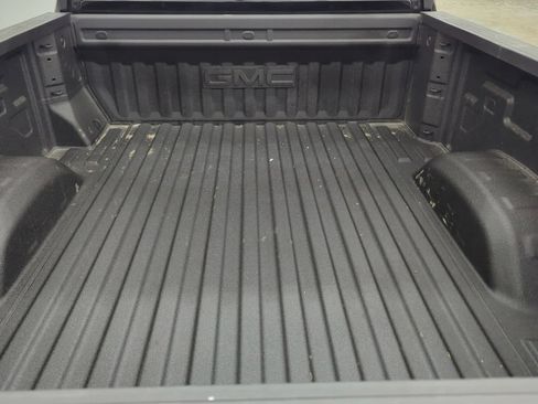Used 2026 GMC Sierra 2500 AT4X AWD/4WD image 32