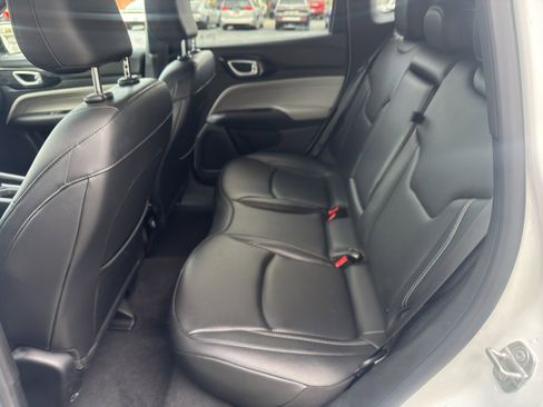 Used 2025 Jeep Compass Limited image 14