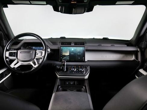 Used 2023 Land Rover Defender 90 S image 4